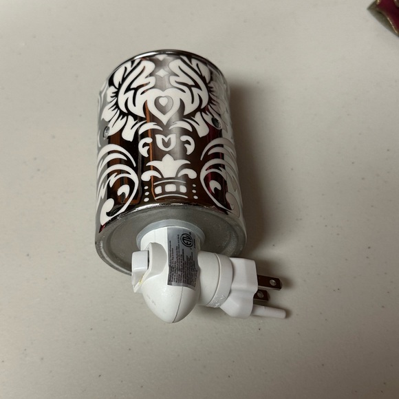 Celebrating Home Night light or Fragrance warmer Florence Plug in - Picture 12 of 14